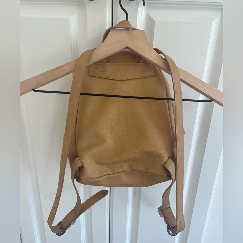 Universal Thread Tan Backpack - Picture 3 of 8